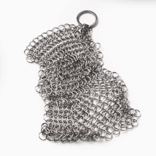 Chain mail cleaner voor gietijzeren pannen